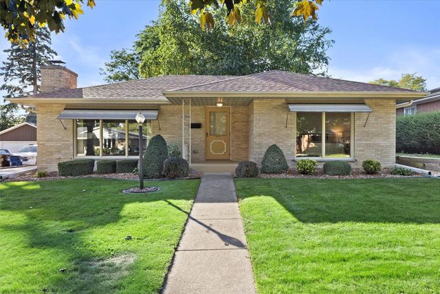 800 Echo LANE, Racine, WI 53406