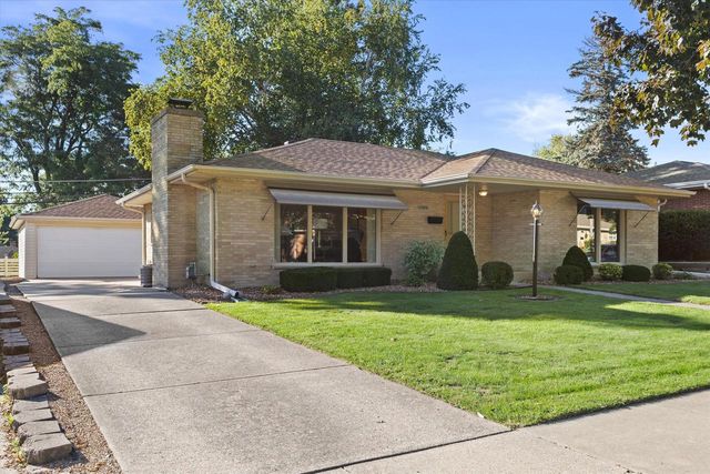 800 Echo LANE, Racine, WI 53406