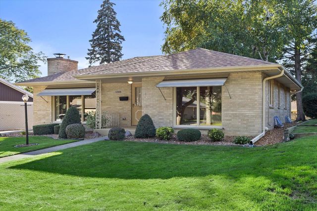 800 Echo LANE, Racine, WI 53406