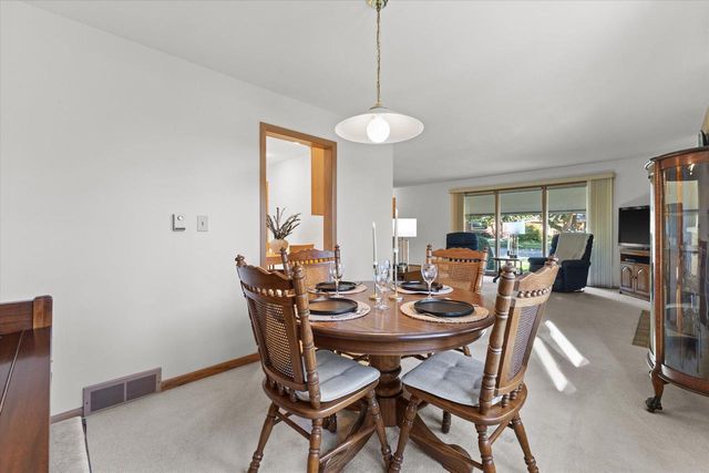 800 Echo LANE, Racine, WI 53406