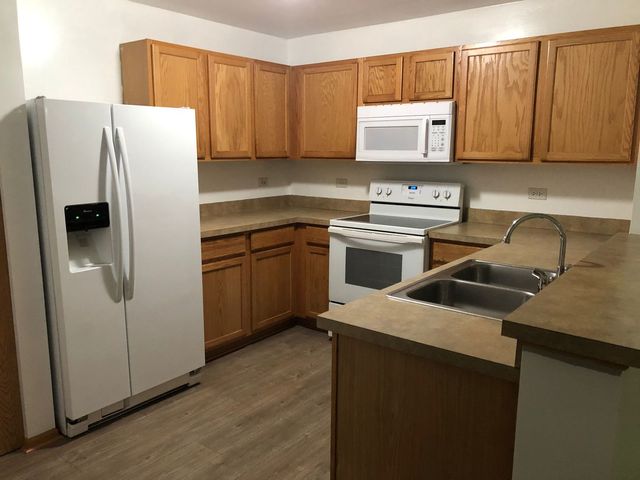 2115 Silverstone Drive 2115, Carpentersville, IL 60110