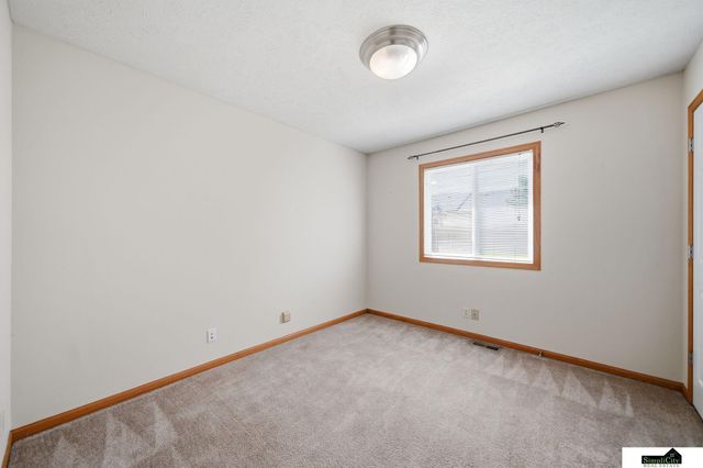 5241 N 11Th Street, Lincoln, NE 68521