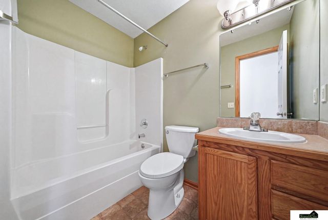 5241 N 11Th Street, Lincoln, NE 68521