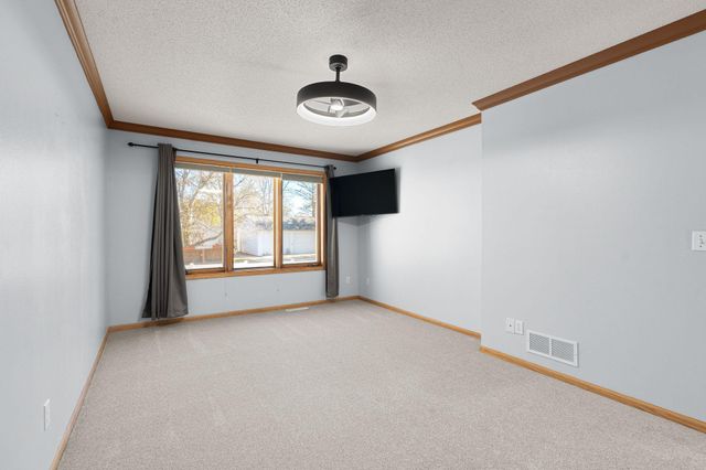 875 18th Street SE, Owatonna, MN 55060