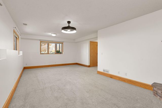 875 18th Street SE, Owatonna, MN 55060