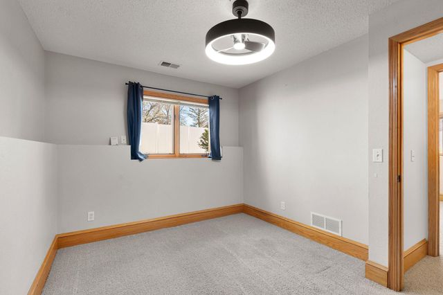 875 18th Street SE, Owatonna, MN 55060