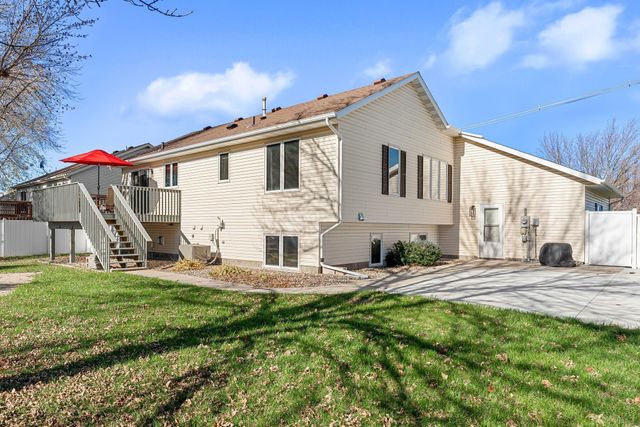 875 18th Street SE, Owatonna, MN 55060