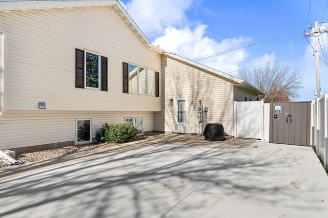 875 18th Street SE, Owatonna, MN 55060