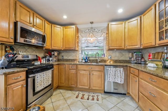 45 Maplewood Ave, Wayne Twp., NJ 07470