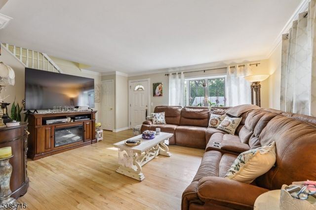 45 Maplewood Ave, Wayne Twp., NJ 07470