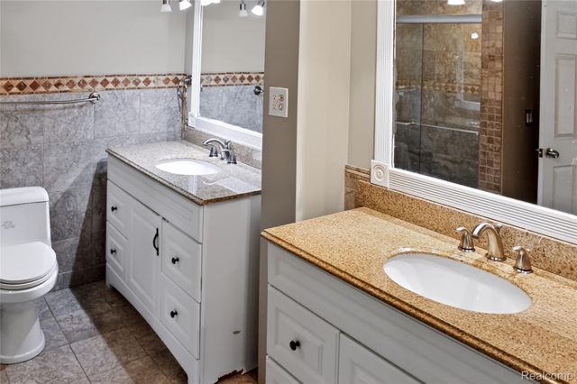7364 Balsam Court Unit 32, West Bloomfield Charter Township, MI 48322