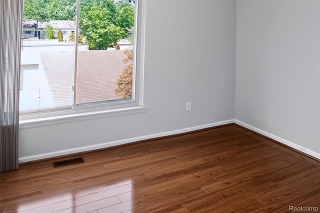 7364 Balsam Court Unit 32, West Bloomfield Charter Township, MI 48322