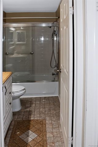 7364 Balsam Court Unit 32, West Bloomfield Charter Township, MI 48322
