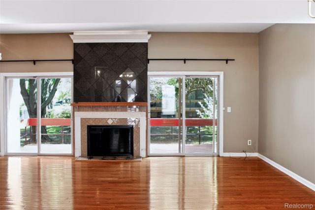 7364 Balsam Court Unit 32, West Bloomfield Charter Township, MI 48322