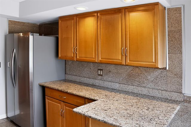 7364 Balsam Court Unit 32, West Bloomfield Charter Township, MI 48322