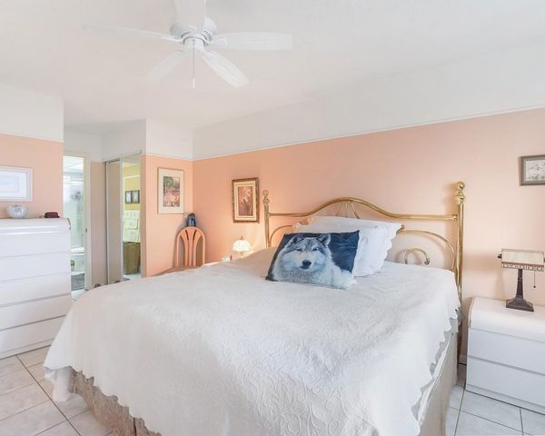 2881 NW 47th Ter 406, Lauderdale Lakes, FL 33313