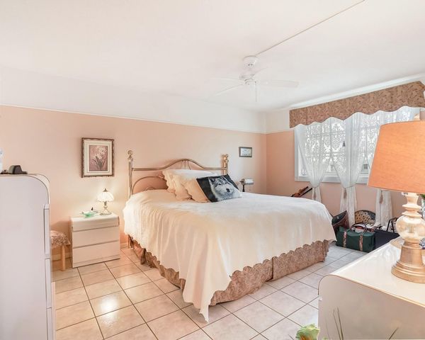 2881 NW 47th Ter 406, Lauderdale Lakes, FL 33313