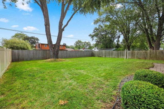 991 SUBURBAN DRIVE, De Pere, WI 54115