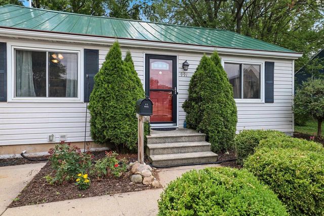 991 SUBURBAN DRIVE, De Pere, WI 54115