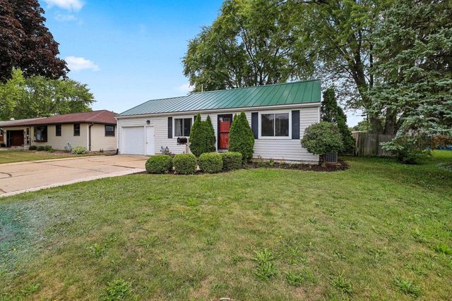 991 SUBURBAN DRIVE, De Pere, WI 54115