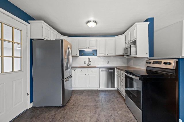 991 SUBURBAN DRIVE, De Pere, WI 54115