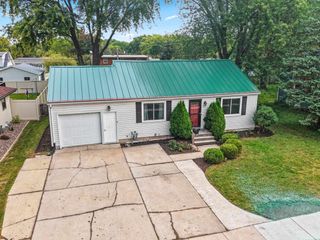 991 SUBURBAN DRIVE, De Pere, WI 54115