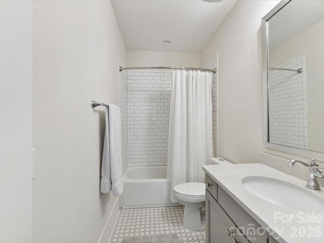 6531 Hazelton Drive, Charlotte, NC 28210