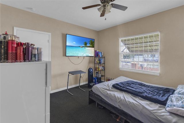 1478 NW 74th St, Miami, FL 33147