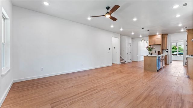 906 W Holly Street, Rogers, AR 72756