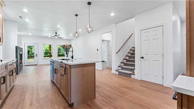 906 W Holly Street, Rogers, AR 72756