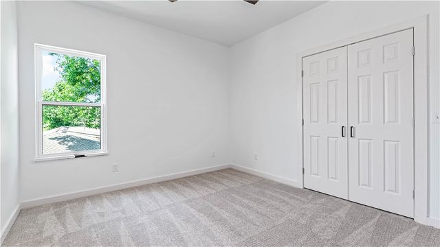 906 W Holly Street, Rogers, AR 72756