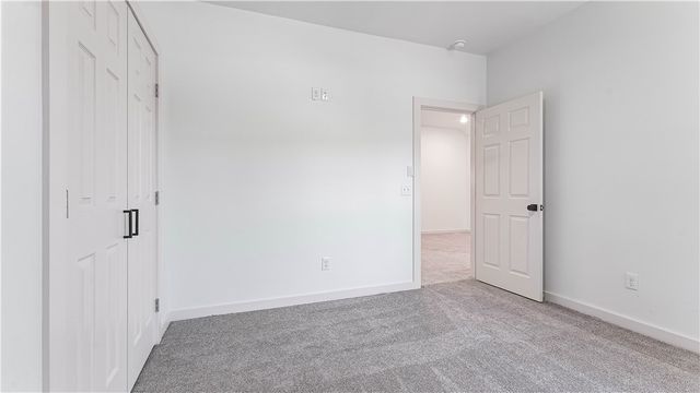 906 W Holly Street, Rogers, AR 72756