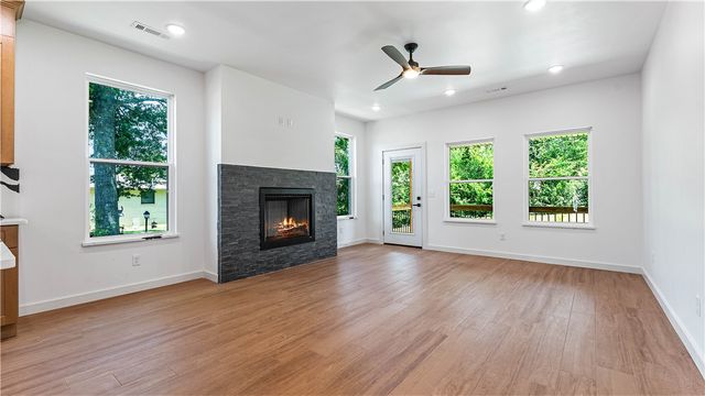 906 W Holly Street, Rogers, AR 72756