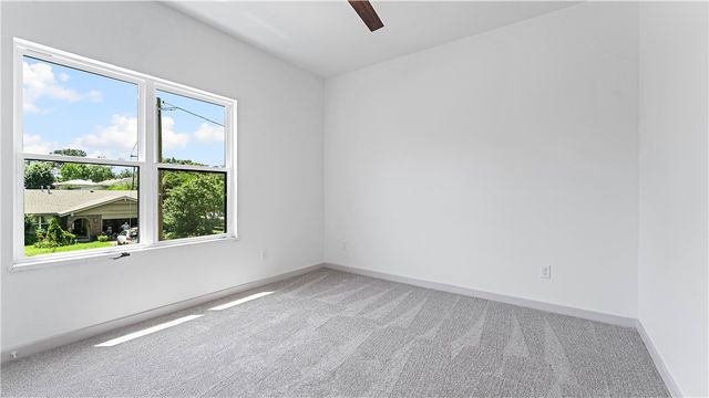 906 W Holly Street, Rogers, AR 72756