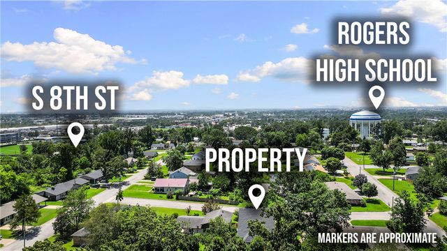 906 W Holly Street, Rogers, AR 72756