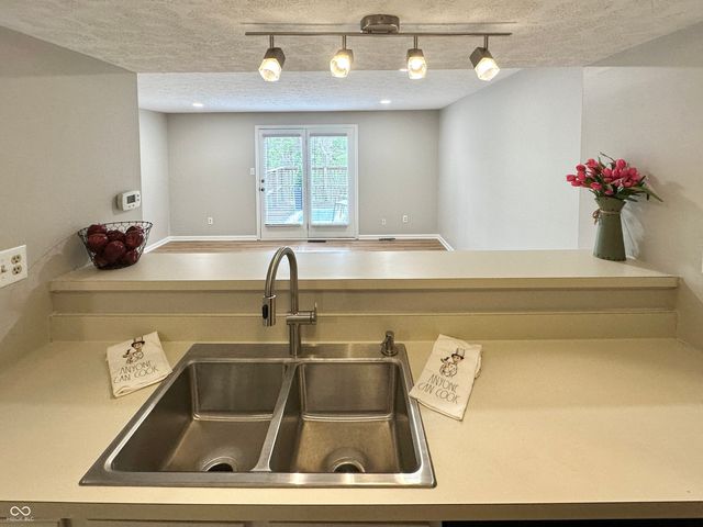 7975 Glen View Drive, Indianapolis, IN 46236