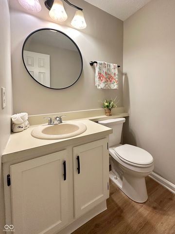 7975 Glen View Drive, Indianapolis, IN 46236