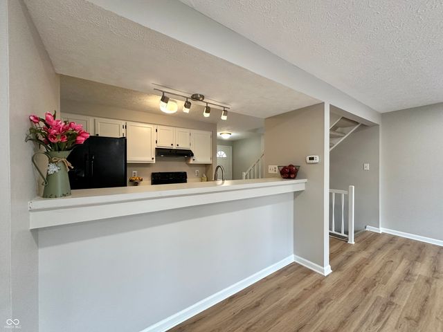 7975 Glen View Drive, Indianapolis, IN 46236