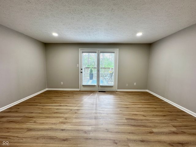 7975 Glen View Drive, Indianapolis, IN 46236