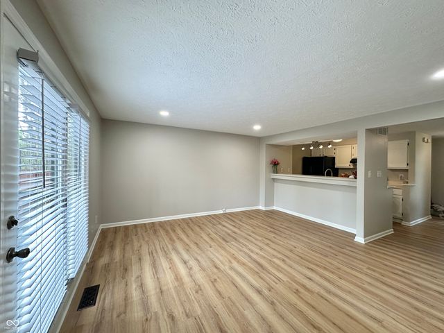 7975 Glen View Drive, Indianapolis, IN 46236
