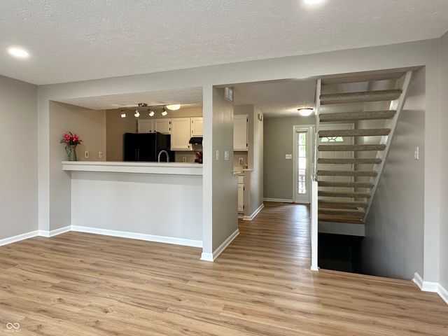 7975 Glen View Drive, Indianapolis, IN 46236