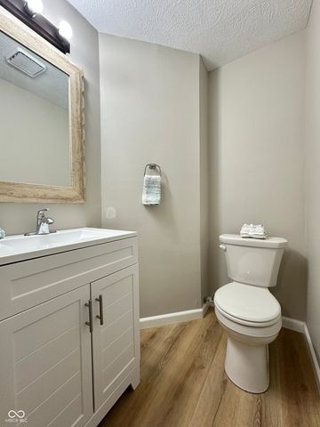 7975 Glen View Drive, Indianapolis, IN 46236