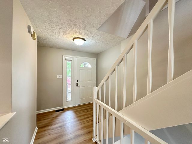7975 Glen View Drive, Indianapolis, IN 46236