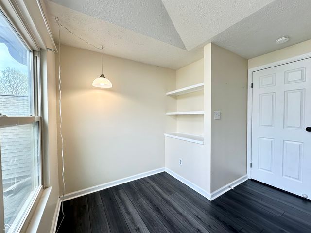 7975 Glen View Drive, Indianapolis, IN 46236