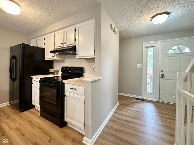 7975 Glen View Drive, Indianapolis, IN 46236