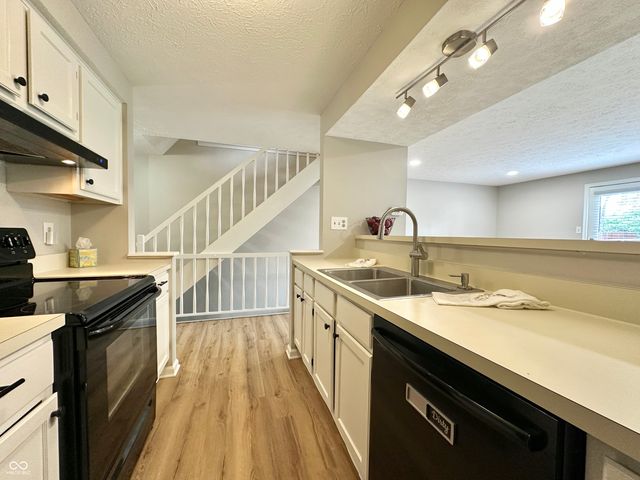 7975 Glen View Drive, Indianapolis, IN 46236