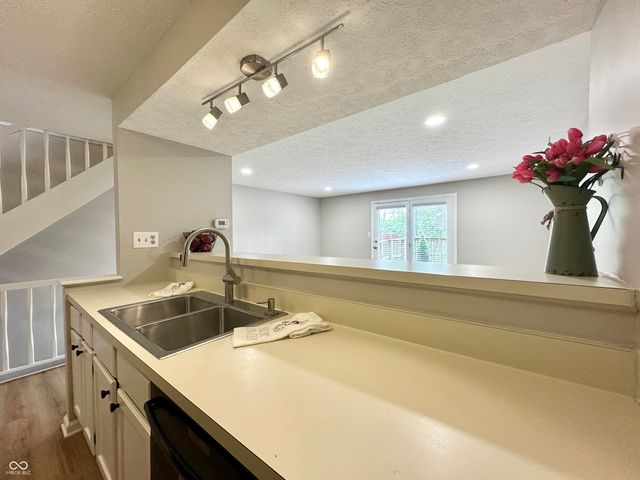 7975 Glen View Drive, Indianapolis, IN 46236