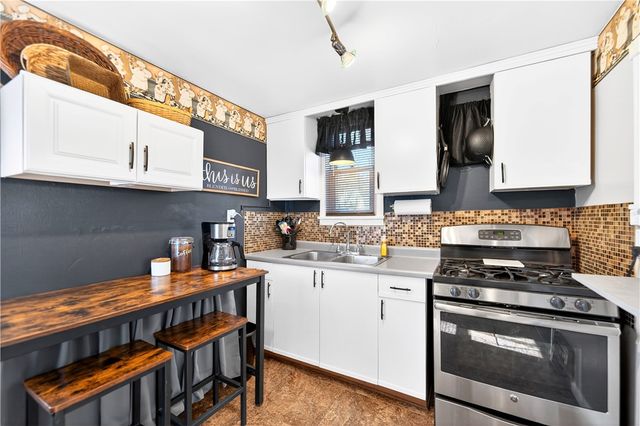 447 Meadowbrook Dr, N Versailles, PA 15137