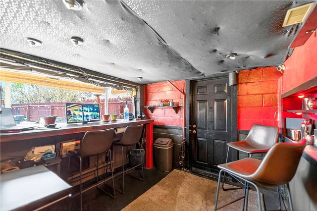 447 Meadowbrook Dr, N Versailles, PA 15137