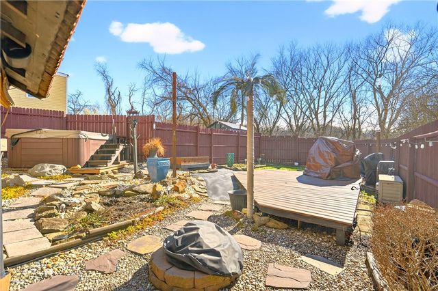 447 Meadowbrook Dr, N Versailles, PA 15137